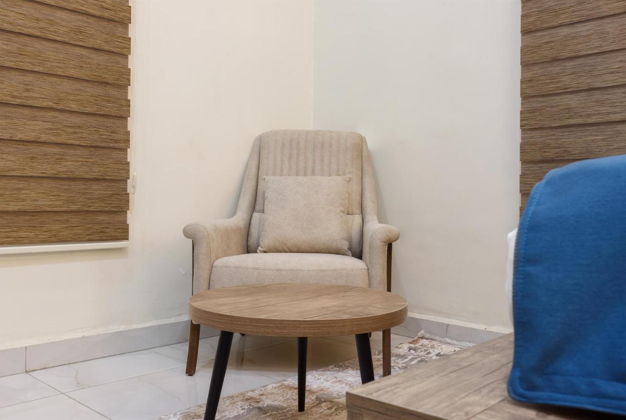 Bkt Cribs - Apartments & Suites أبوجا المظهر الخارجي الصورة